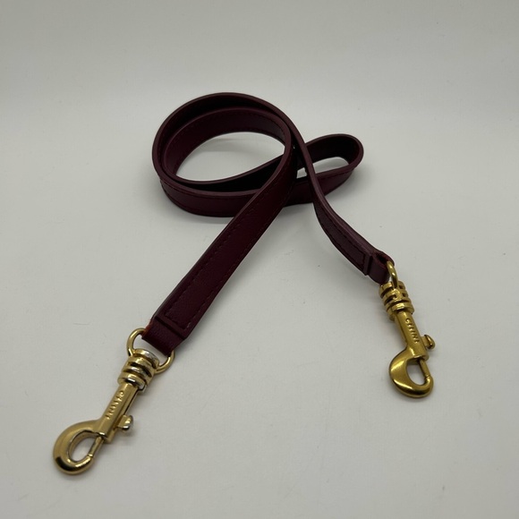 CELINE Burgundy Leather Shoulder Strap. - Picture 1 of 3